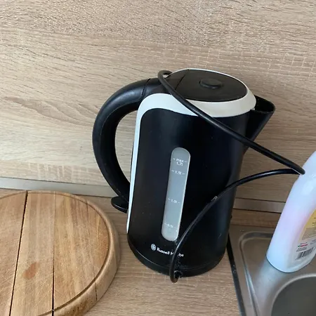 Your 4 - With Free Parking דירה *