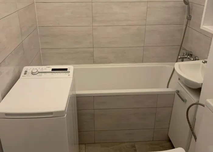 Your 4 - With Free Parking Daire